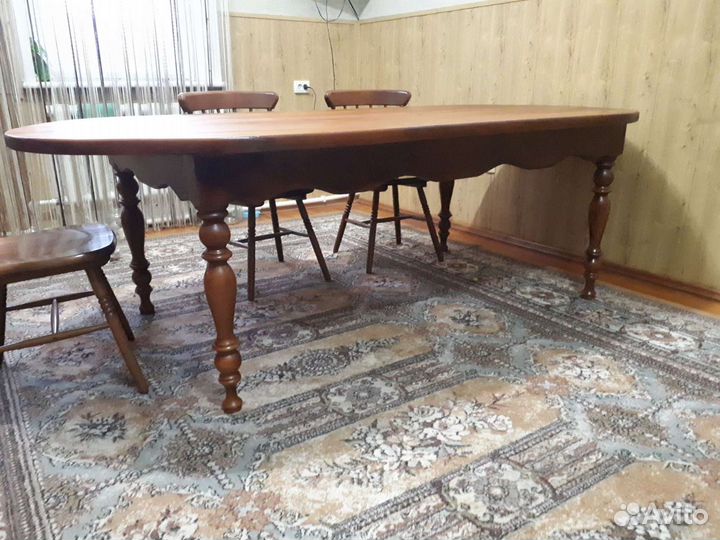 Кухонный стол