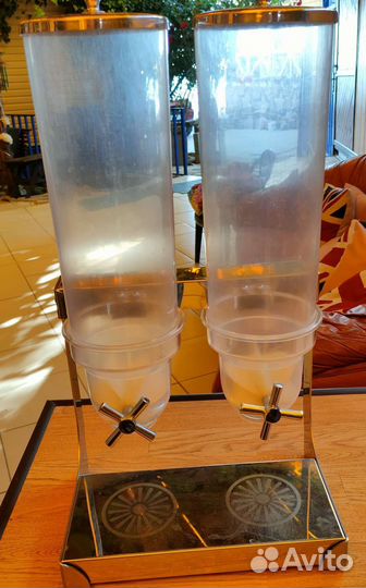 Диспенсер для сыпучих продуктов (хлопьев)