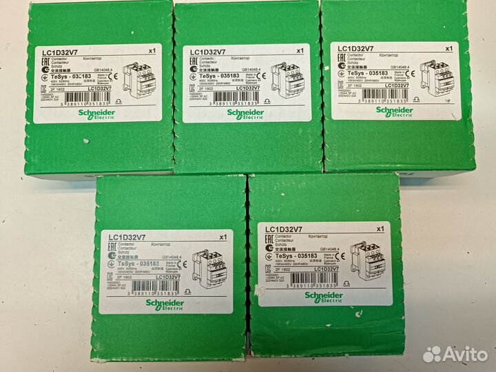 Schneider Electric LC1D32V7