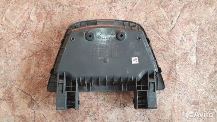 Бардачок Chevrolet Cruze 1 седан F18D4 2010