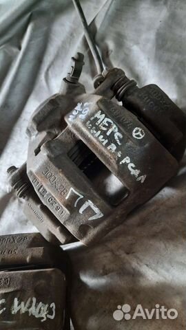 Mercedes C W203 суппорт тормозной передний