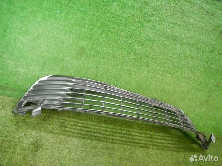 Решетка переднего бампера Toyota Camry xv70 (2018