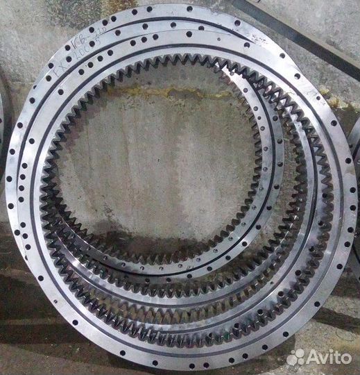 Поворотный круг Komatsu PC200-7 20Y2521200