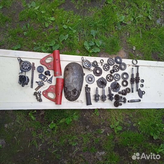 Продам запчасти на мотоцикл Минск