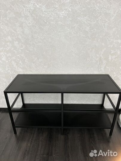 Стеклянная тумба под тв