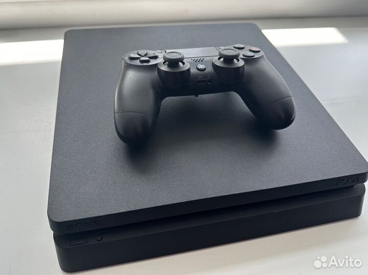Игровая приставка ps4 1tb