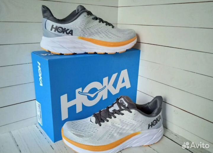 Hoka Clifton 8 wide