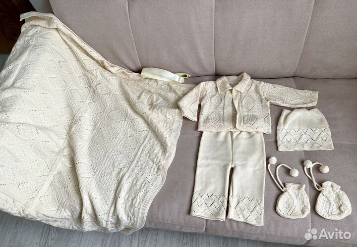 Вязаный комплект на выписку