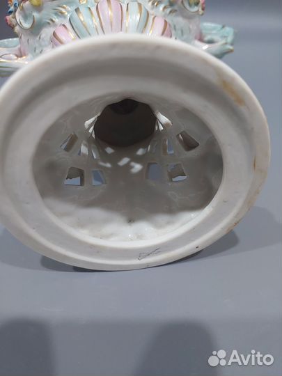 Антикварная ваза