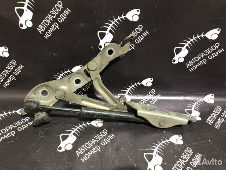 Петля капота правая Volvo S60 2.5L B5254T2 2003