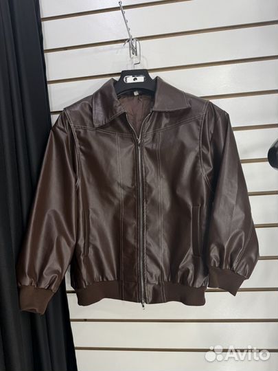 Бомбер oversize из экокожи