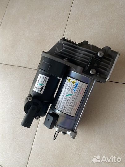 Компрессор пневмоподвески Mercedes X166