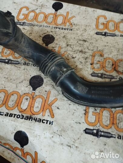 Патрубок воздушного фильтра Renault Duster