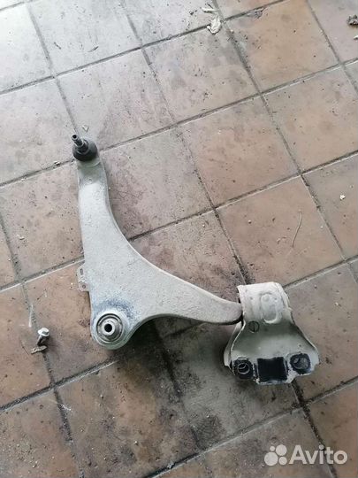 Передний правый и левый рычаг для Вольво s80