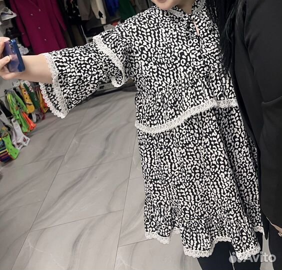 Платье леопардовое с кружевом и воланами