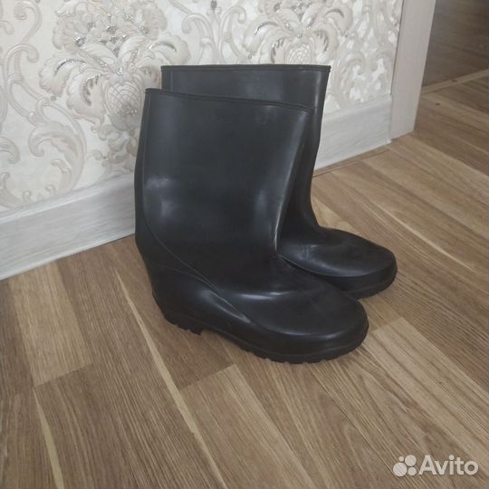 Резиновые сапоги