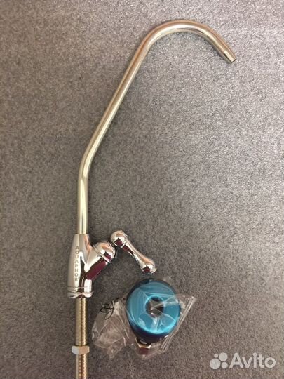 Хромированный кран с керамическими вставками Акваф