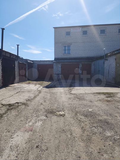 Гараж, > 30 м²