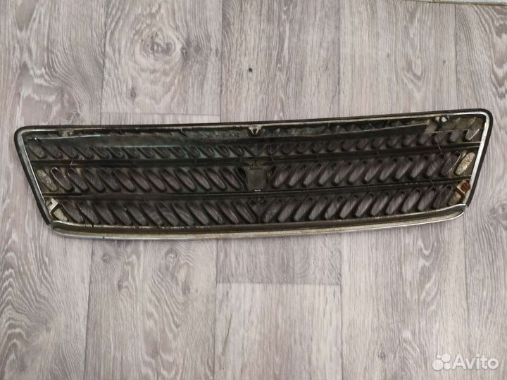 Продам решëтку тойота чайзер 100, 105 куз