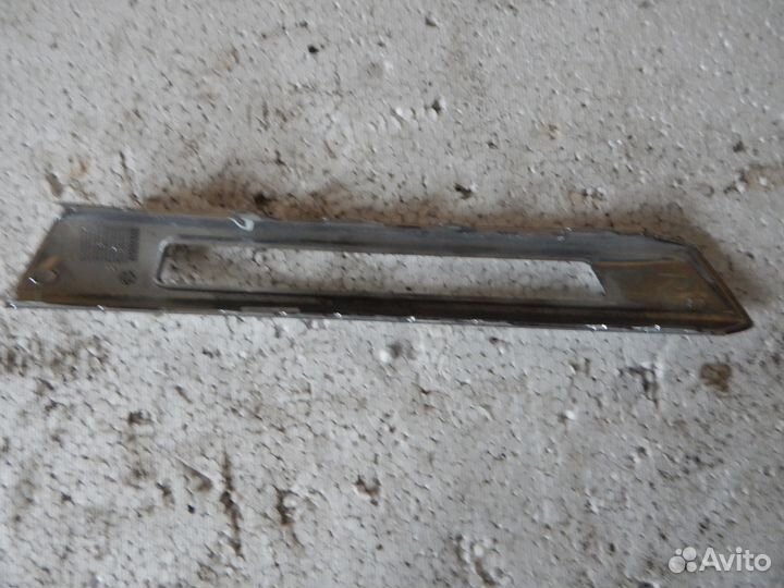 Накладка правой противотуманки x166 Mercedes GL Мо