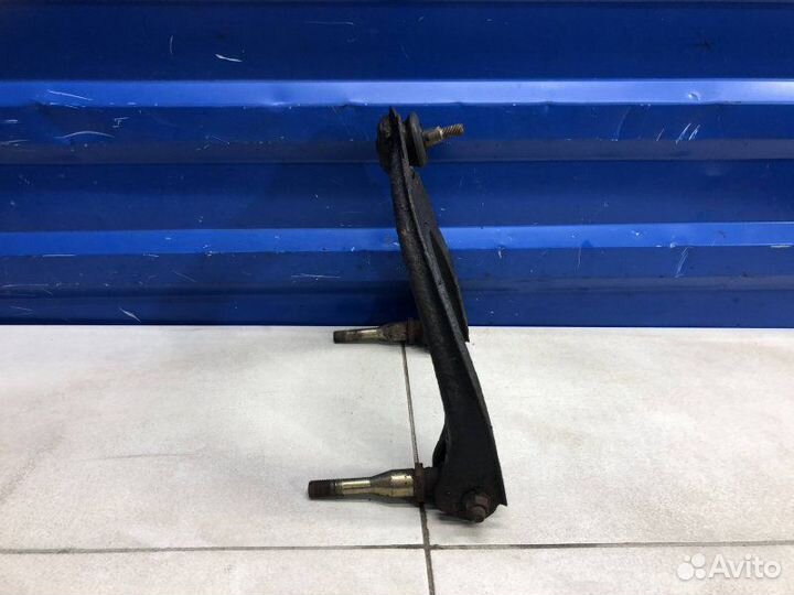 Рычаг верхний передний левый Mitsubishi Galant