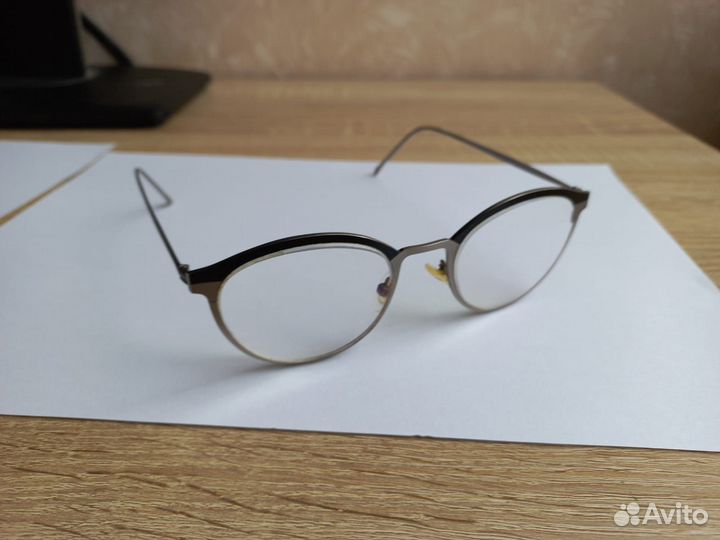 Очковая оправа