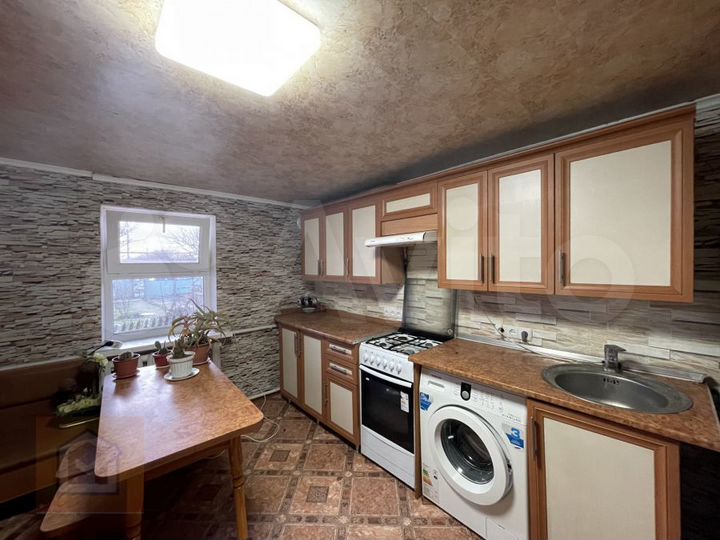 3-к. квартира, 70 м², 1/1 эт.