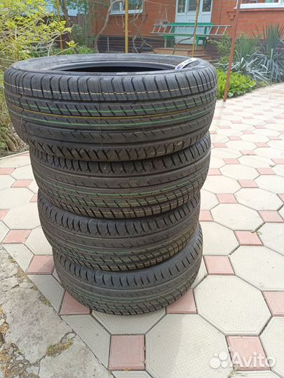 Viatti Strada Asimmetrico 215/55 R17