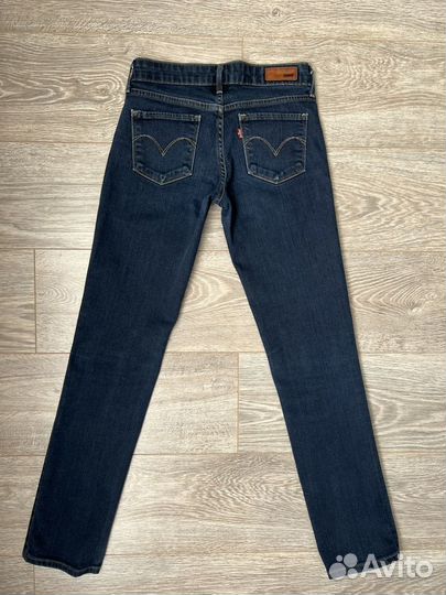 Джинсы женские Levis Straight 25x32