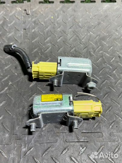 Датчик удара Toyota Prius 1500 2007