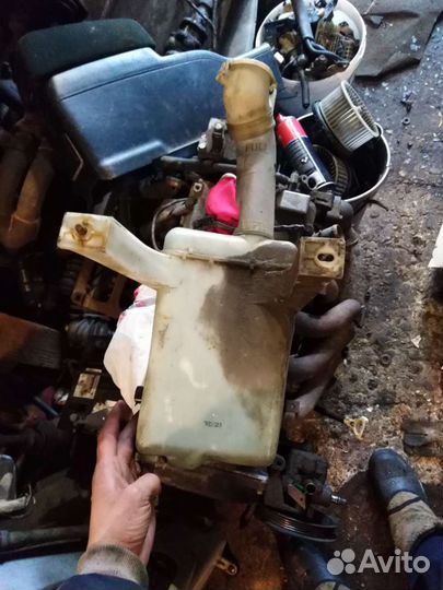 Бачек омывателя Галант 8