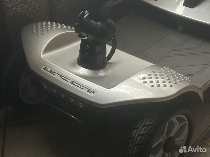 Инвалидное кресло с электроприводом