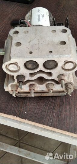 Тормоз на систему абс