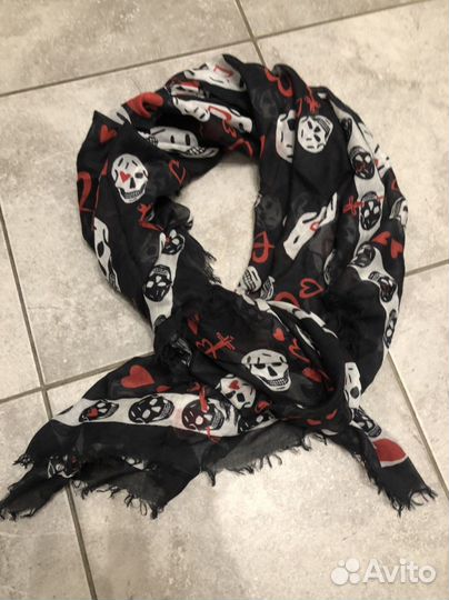 Alexander mcqueen палантин