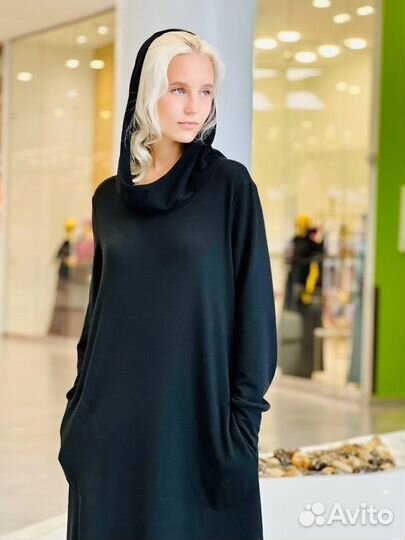 Черное платье в пол