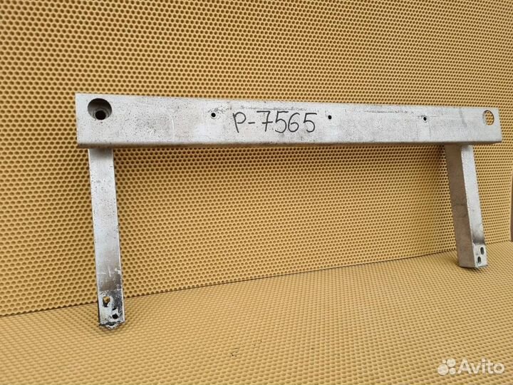 Передняя часть подрамника передняя Infiniti M25