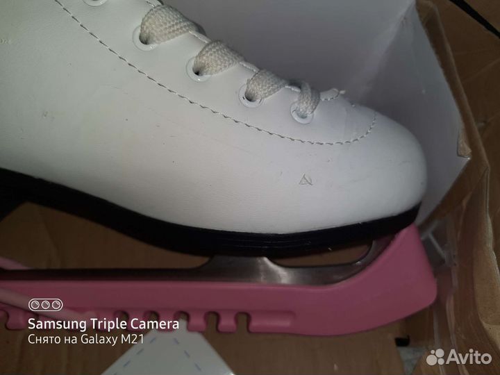 Коньки ледовые женские.р.38