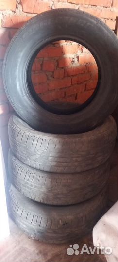 Bridgestone Dueler H/P 215/65 R16 98H