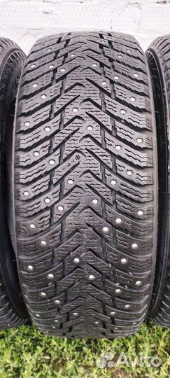 Nokian Tyres Hakkapeliitta 8 215/60 R16