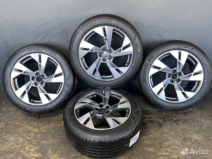 Оригинальные колеса на Audi Q7 4M / Etron R20