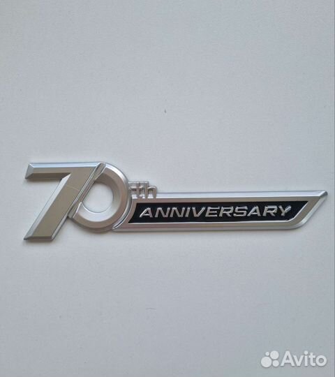 Шильдик эмблема Toyota Land Cruiser 70 Anniversary