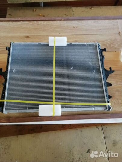 Радиатор audi ку7 новый