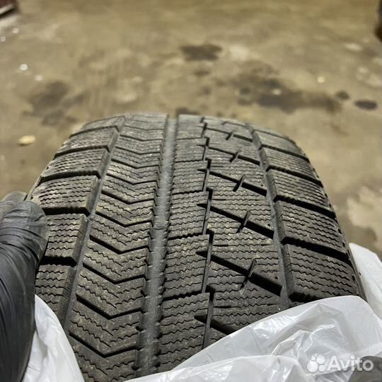 Bridgestone Blizzak Revo 696 225/60 R16 98S