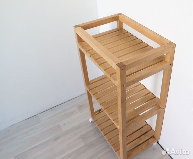 Этажерка на колесиках