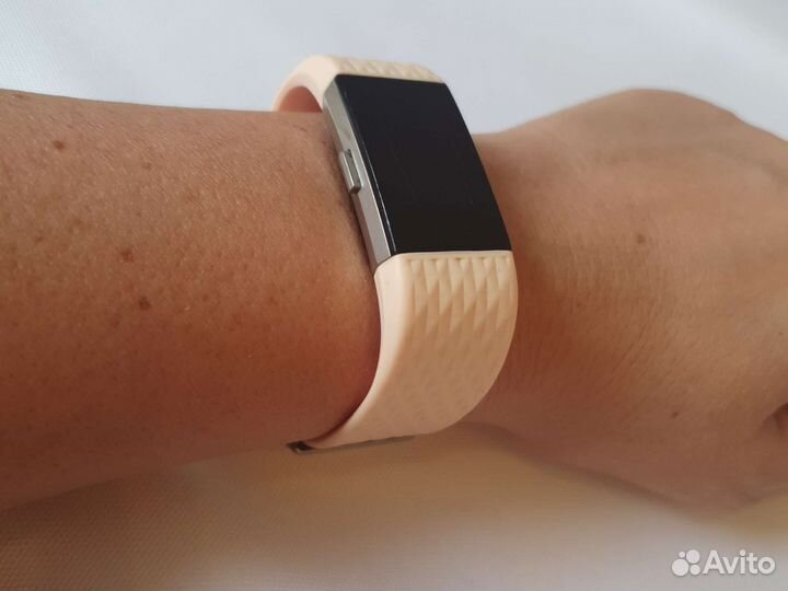 Умные часы Fitbit Charge 2