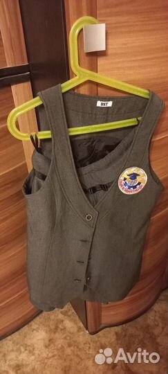 Продам школьную форму б.у