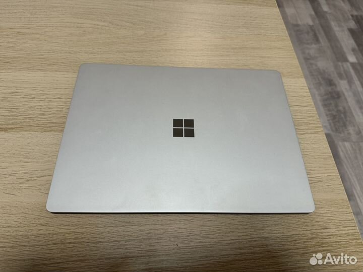 Microsoft Surface Laptop 2 (сенсорный 2к 13.5