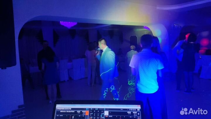 Dj со своим оборудованием на ваше мероприятие
