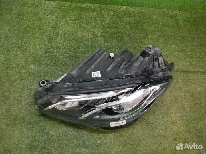 Фара левая Mercedes-Benz E-Class