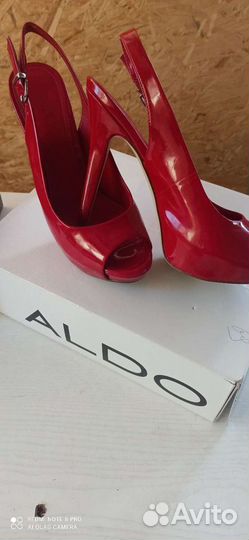 Босоножки женские 39 размер